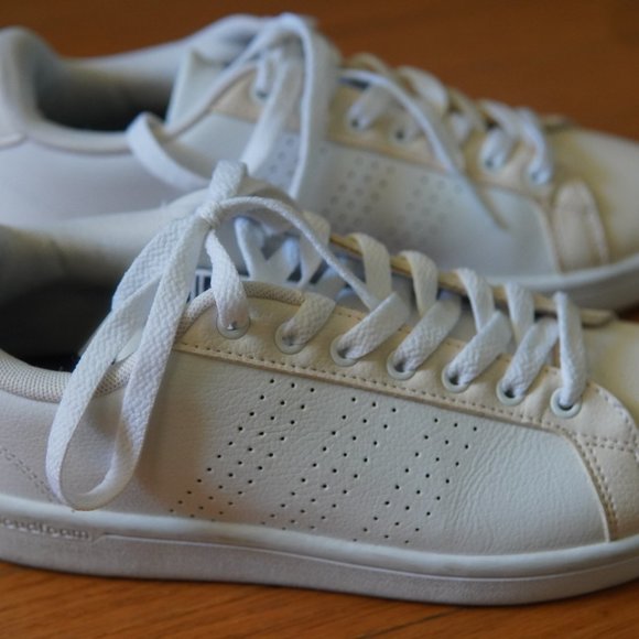 Women's Adidas shoes - Picture 3 of 6